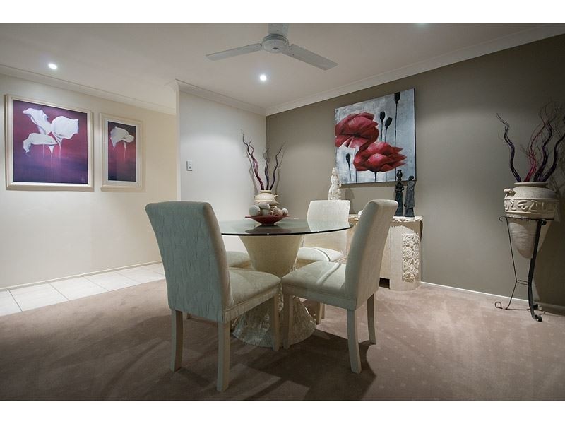 12 Eyre Street, Paradise Point QLD 4216