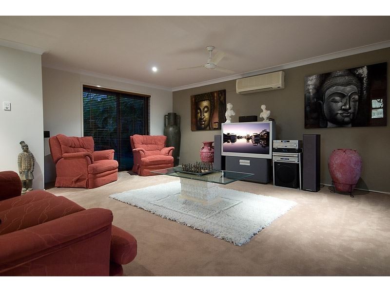 12 Eyre Street, Paradise Point QLD 4216