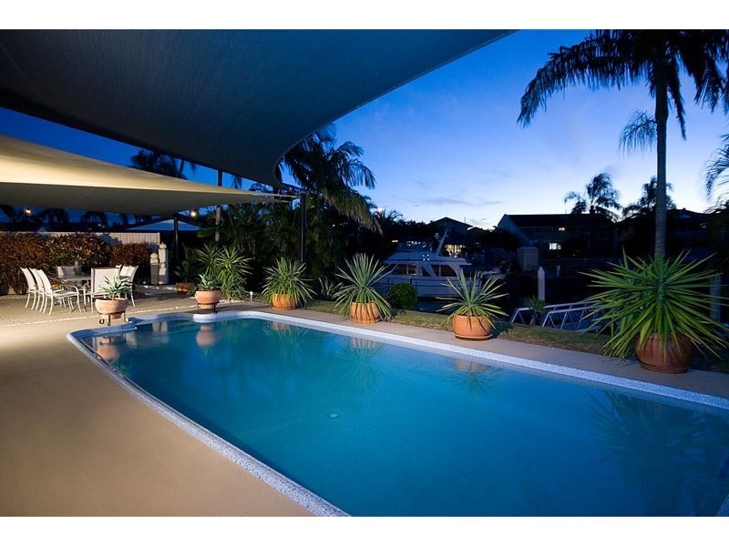 12 Eyre Street, Paradise Point QLD 4216