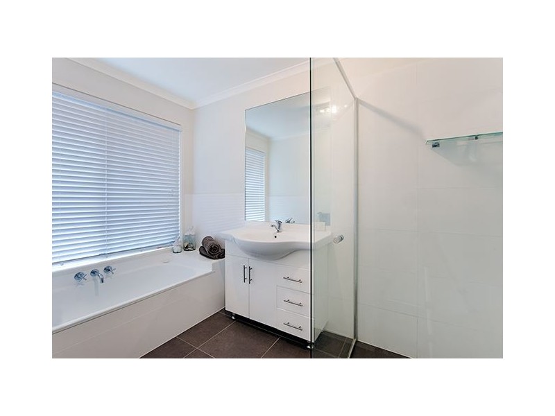 34 Parkwood Blvd, Parkwood QLD 4214