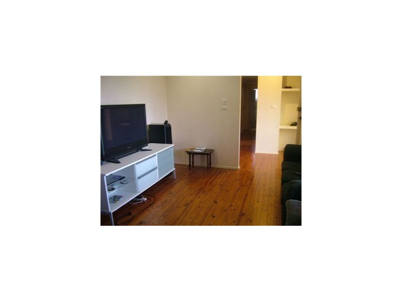 2 Hosea Street, Southport QLD 4215