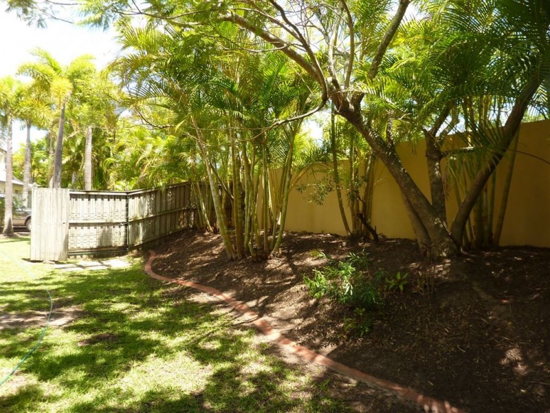 8/82-86 Limetree Parade, Runaway Bay QLD 4216