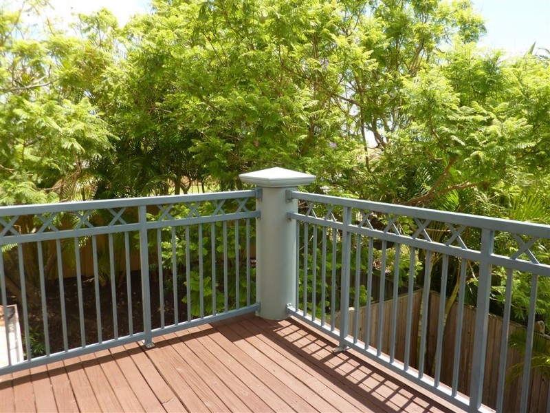 8/82-86 Limetree Parade, Runaway Bay QLD 4216