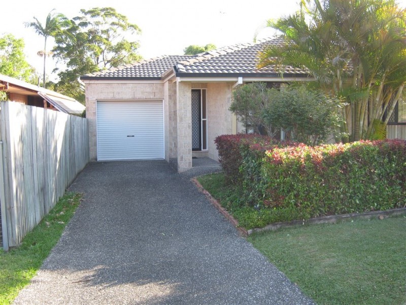 2/24 Terrigal Crescent, Southport QLD 4215