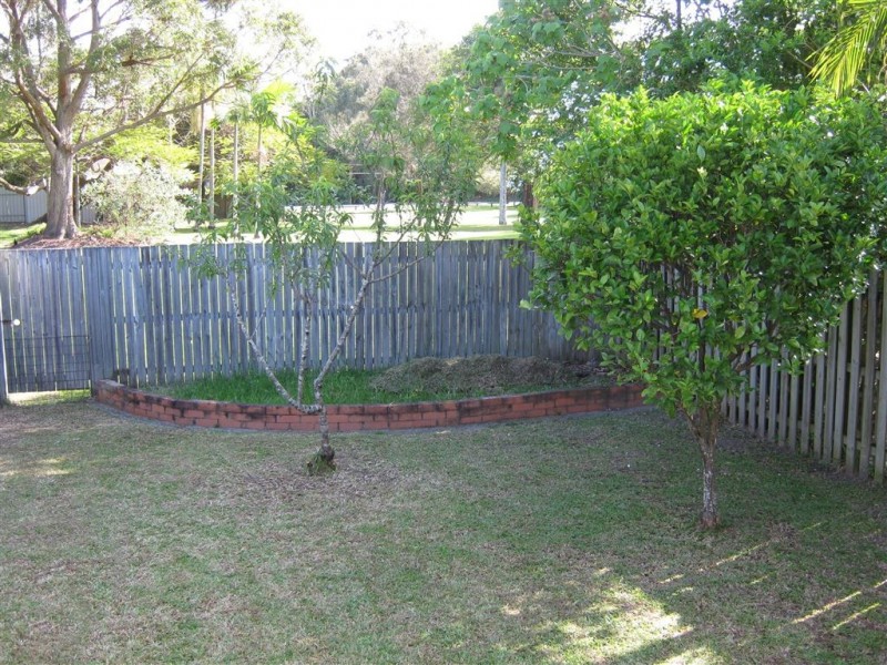 2/24 Terrigal Crescent, Southport QLD 4215