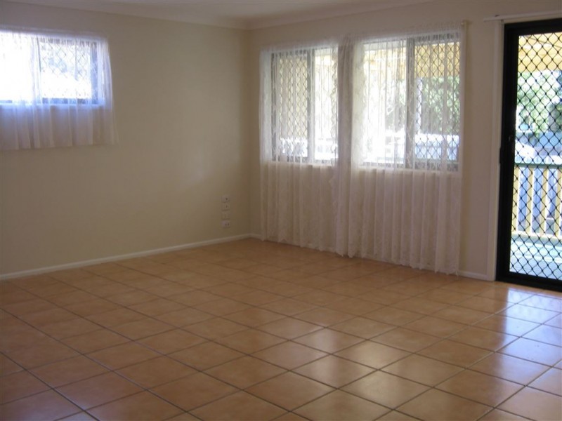 2/24 Terrigal Crescent, Southport QLD 4215