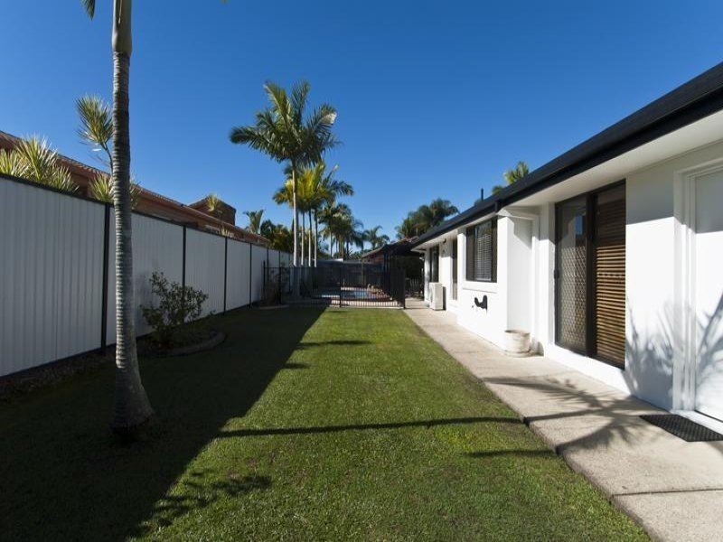 100 Newport Drive, Robina QLD 4226