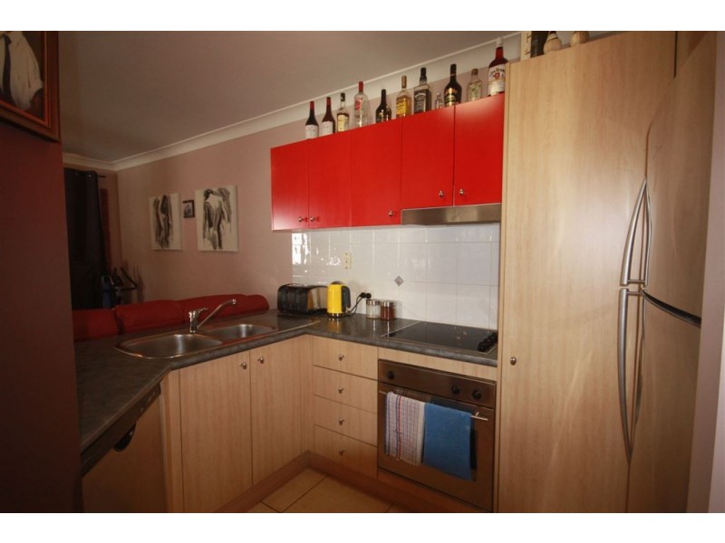 24/89 Bayview Street, Runaway Bay QLD 4216