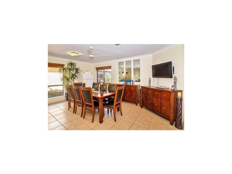 14 Hillview Parade, Ashmore QLD 4214