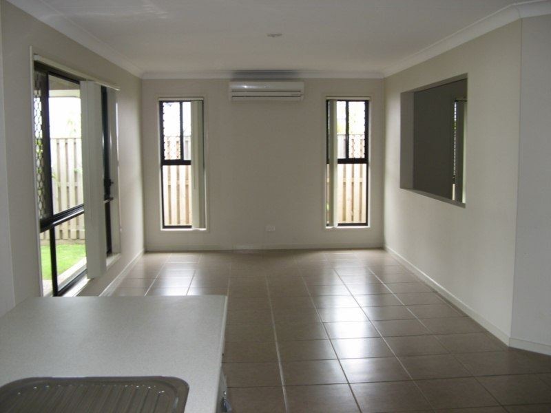 3 Rosabrook Crescent, Ormeau QLD 4208