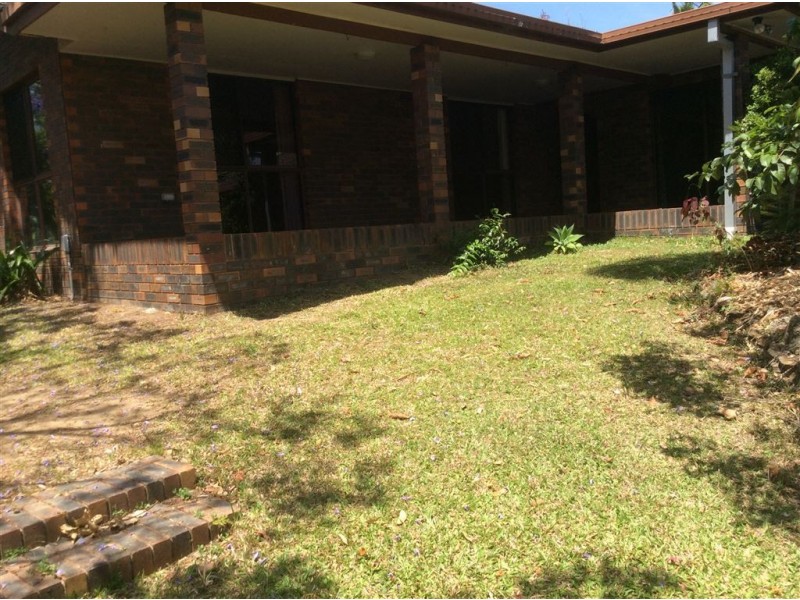 4 Binalong Drive, Ashmore QLD 4214