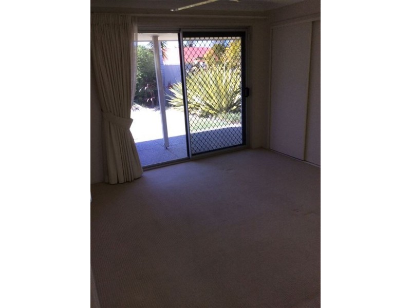 2/83 Corunna Crescent, Ashmore QLD 4214