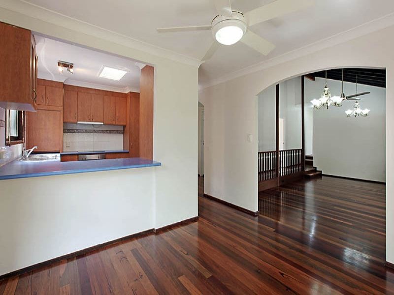 7 Kittani Crescent, Ashmore QLD 4214
