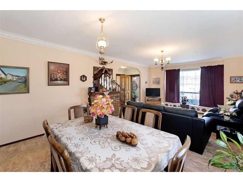 12 Alamau Street, Benowa QLD 4217