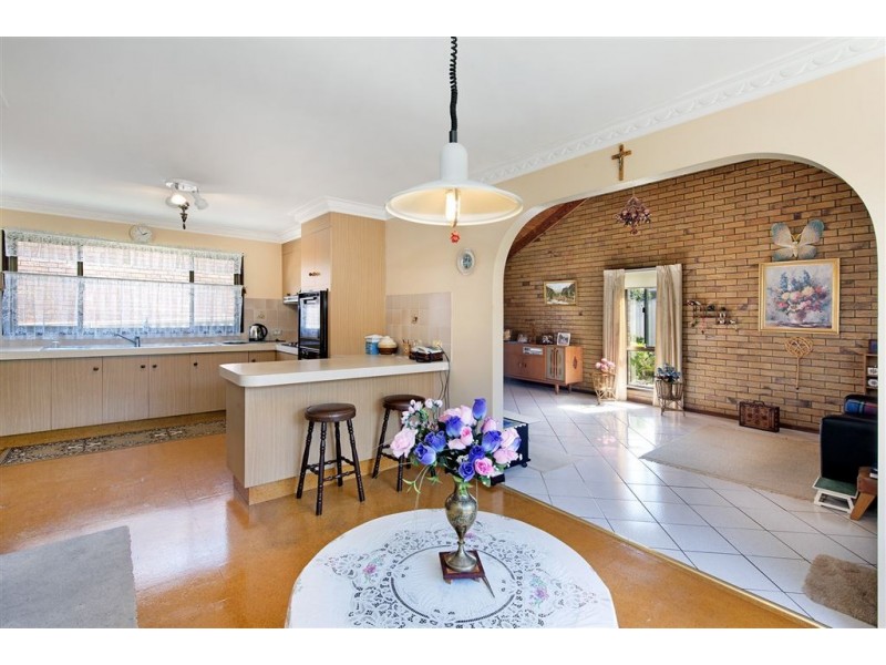 12 Alamau Street, Benowa QLD 4217