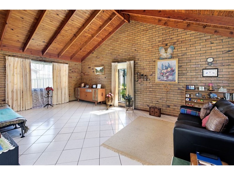 12 Alamau Street, Benowa QLD 4217