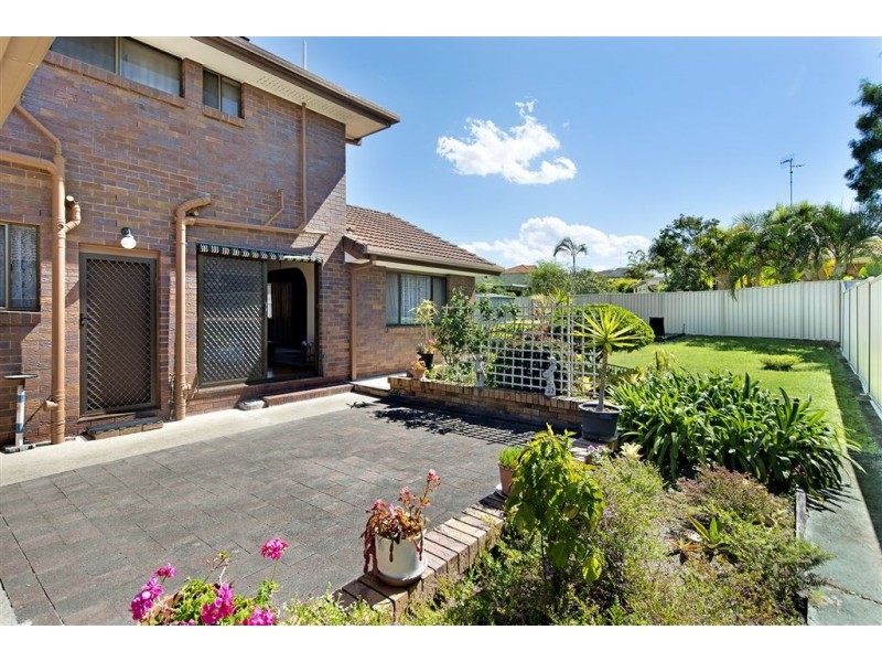 12 Alamau Street, Benowa QLD 4217