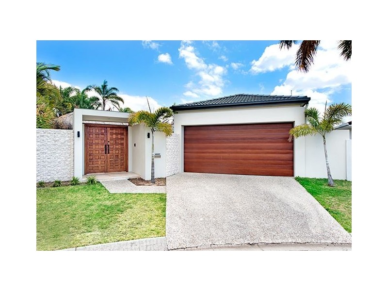 5 Cheviot Close, Benowa QLD 4217