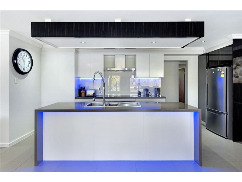 5 Cheviot Close, Benowa QLD 4217