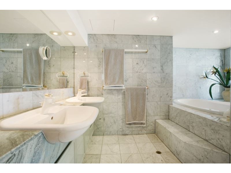 B13-2/75 Brighton Parade, Southport QLD 4215