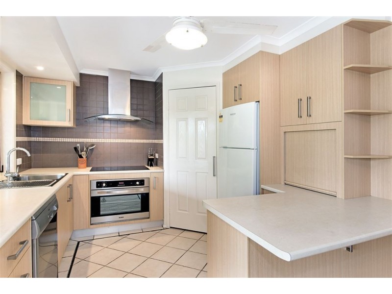 9 Grimsdyke Court, Molendinar QLD 4214