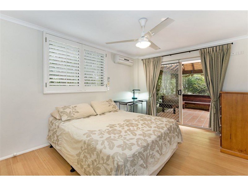 9 Grimsdyke Court, Molendinar QLD 4214