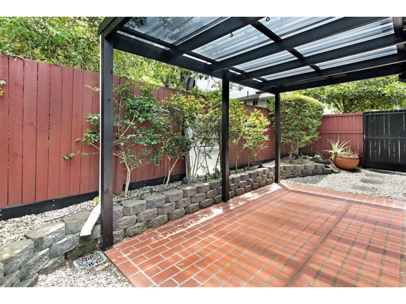 6 Waverley Street, Southport QLD 4215