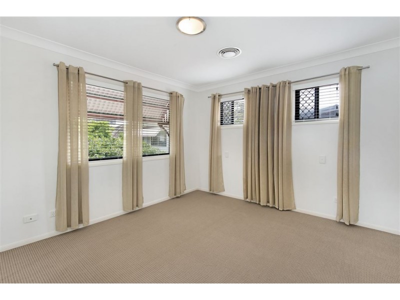 6 Waverley Street, Southport QLD 4215