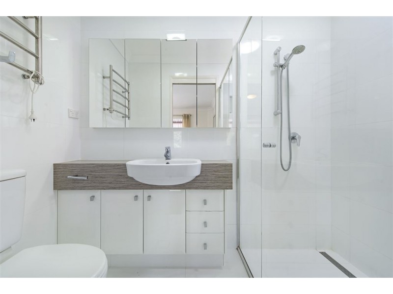 6 Waverley Street, Southport QLD 4215