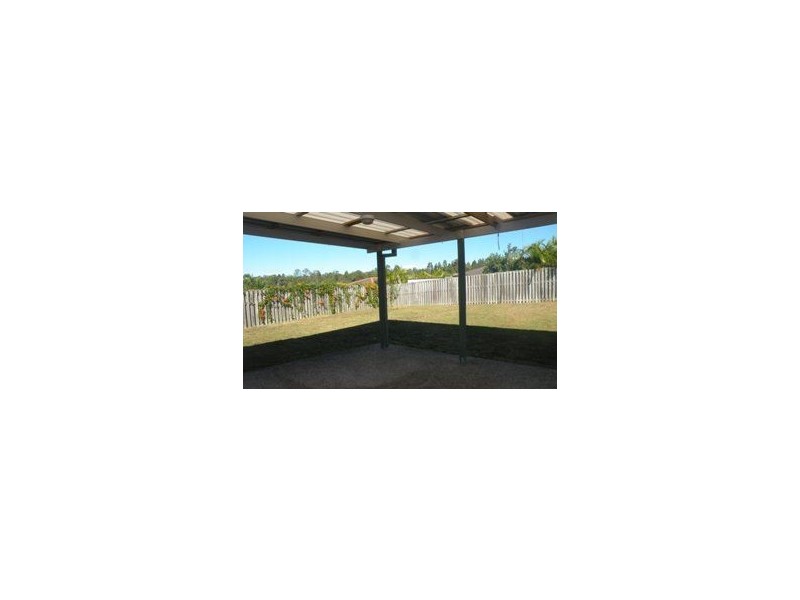 8 Chatham Avenue, Pacific Pines QLD 4211