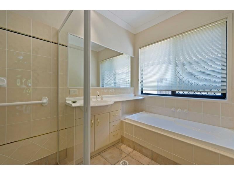 22 Brookland Court, Molendinar QLD 4214