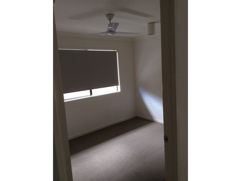 2/3 Wendy Court, Upper Coomera QLD 4209