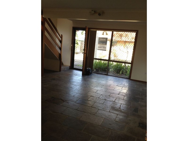 5/19-21 St Kevins Avenue, Benowa QLD 4217
