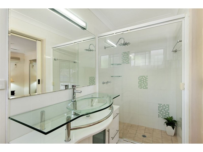 27 Canterbury Chase, Ashmore QLD 4214