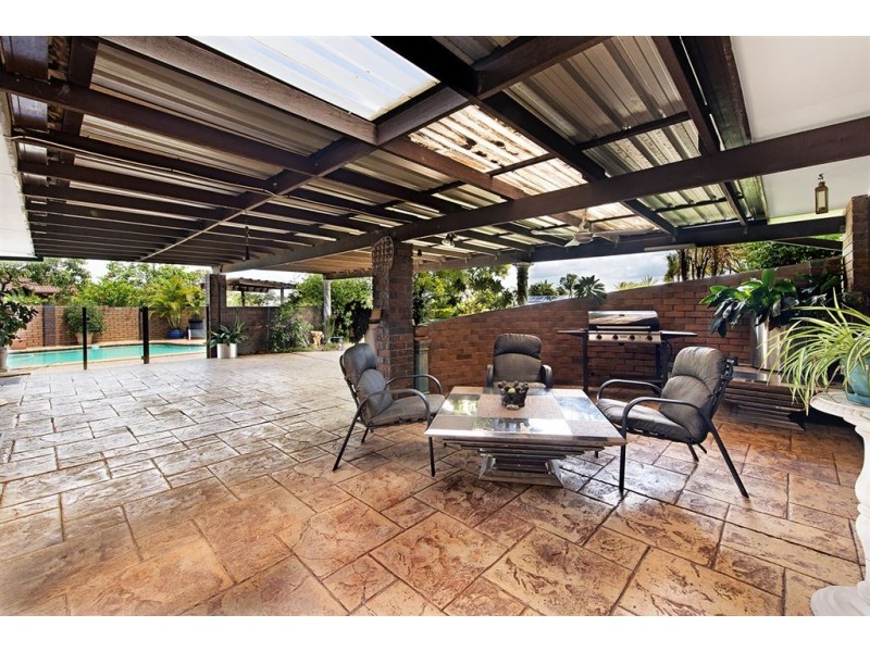 27 Canterbury Chase, Ashmore QLD 4214