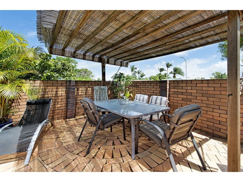 27 Canterbury Chase, Ashmore QLD 4214