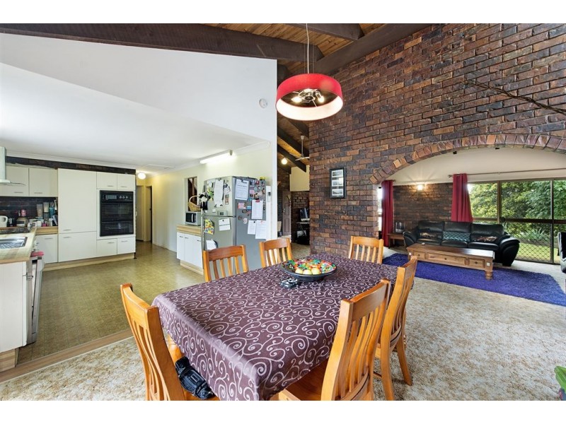 8 Belah Street, Ashmore QLD 4214