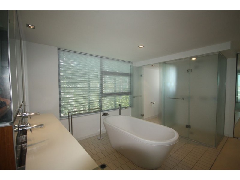 5404/2 Ephraim Island, Paradise Point QLD 4216