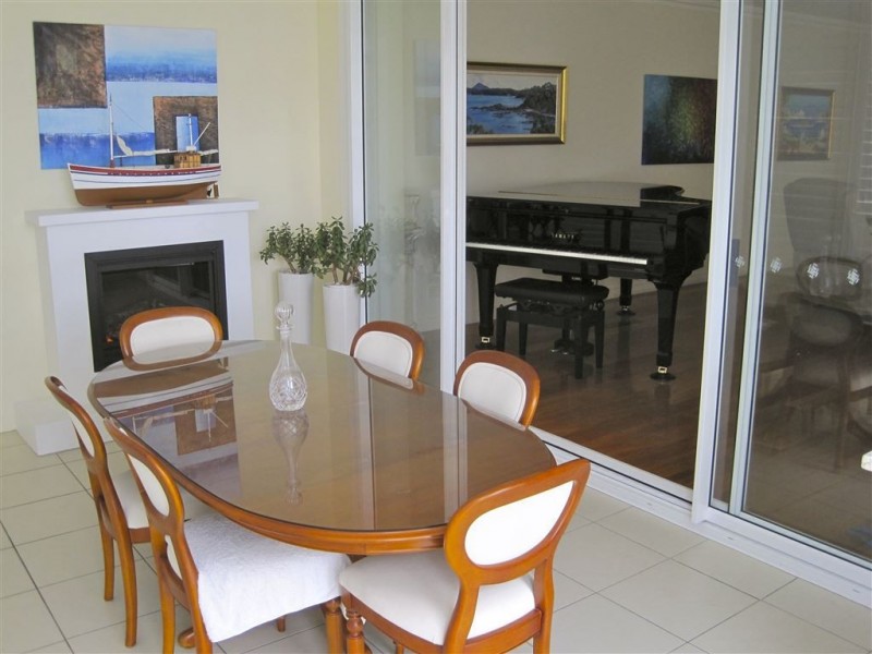 303/212-214 Marine Parade, Labrador QLD 4215