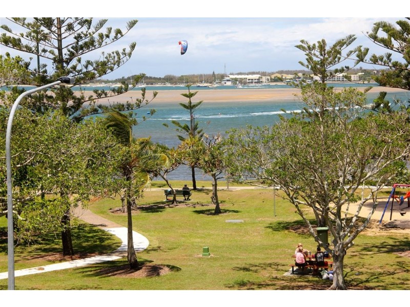 303/212-214 Marine Parade, Labrador QLD 4215