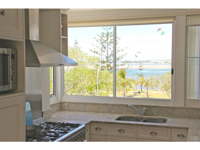 303/212-214 Marine Parade, Labrador QLD 4215
