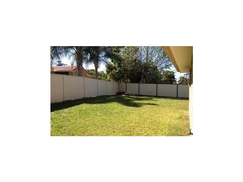 8 Carner Court, Parkwood QLD 4214