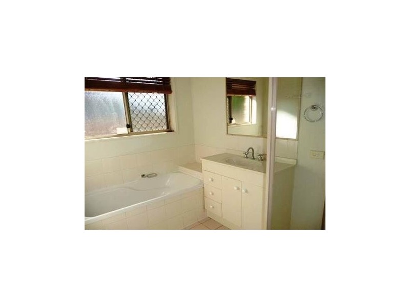 8 Carner Court, Parkwood QLD 4214