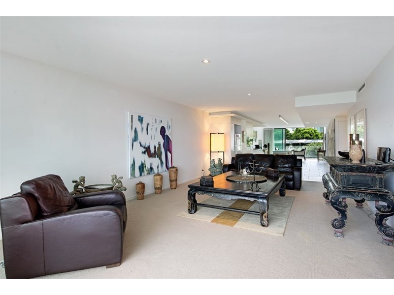 29202/2 Ephraim Island, Paradise Point QLD 4216