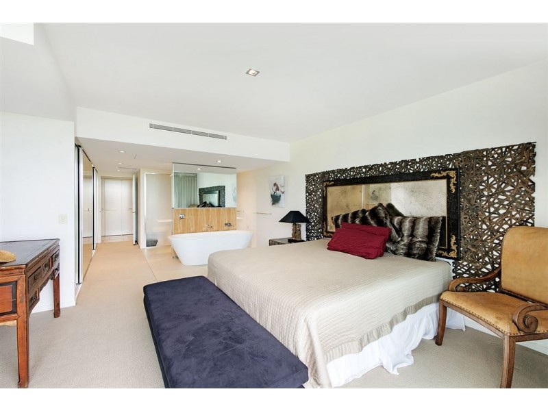 29202/2 Ephraim Island, Paradise Point QLD 4216