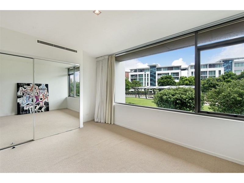 29202/2 Ephraim Island, Paradise Point QLD 4216