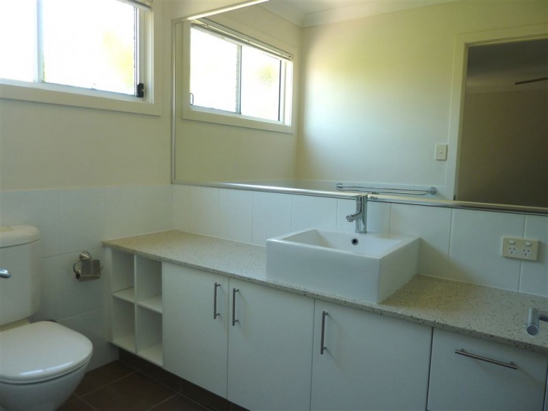 1/127 Pohlman Street, Southport QLD 4215