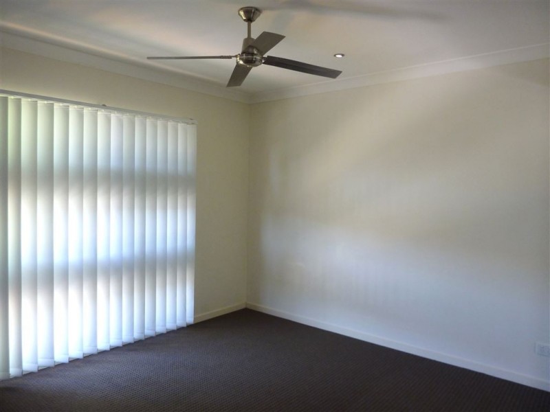 1/127 Pohlman Street, Southport QLD 4215