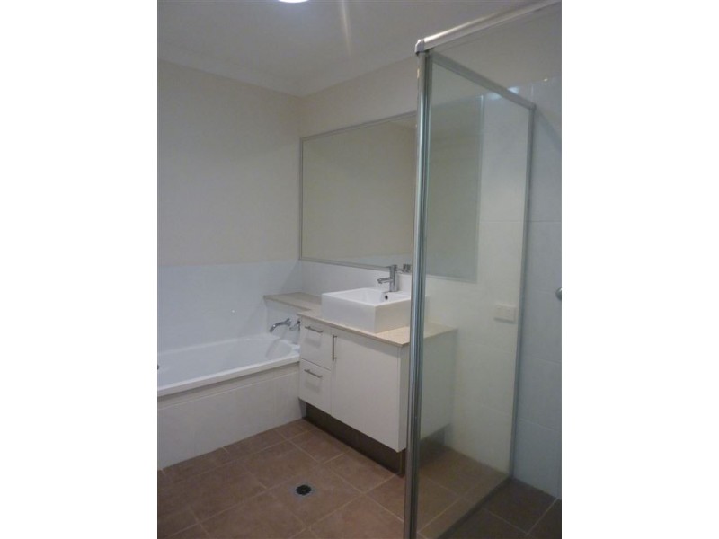 1/127 Pohlman Street, Southport QLD 4215