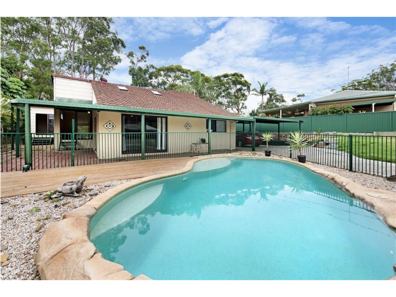 17 Lillian Crescent, Ashmore QLD 4214